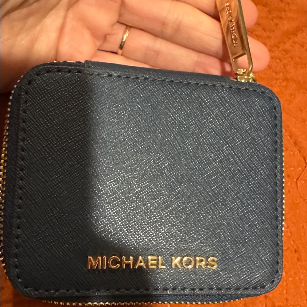 Michael Kors Navy and Gold Jewelry Case - Picture 4 of 4